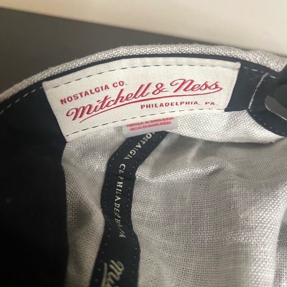 Vintage “Mitchell & Ness” Chicago Blackhawks SnapBack - Picture 4 of 5